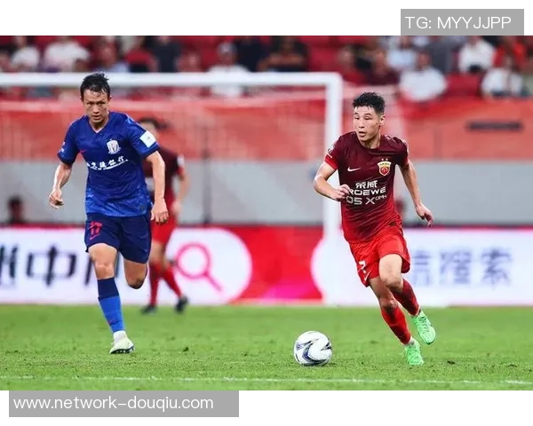 中超精彩对决深圳队迎战泰达队全力争胜展现足球魅力